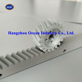 中国 直線運動CNC機械55HRCラック・ピニオンはシステムを連動させます サプライヤー