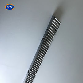 自然黒オキシド色 直歯 1.0M 1000mm スライディングゲートモーターのためのラック サプライヤー